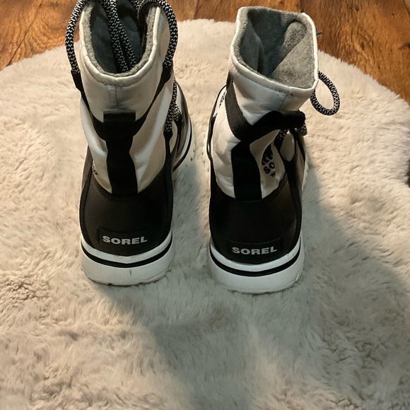 SOREL Winter Boots Womens Size 10.5‎ Sea Salt Cozy Explorer Non Shell Lined Lace - Picture 6 of 8